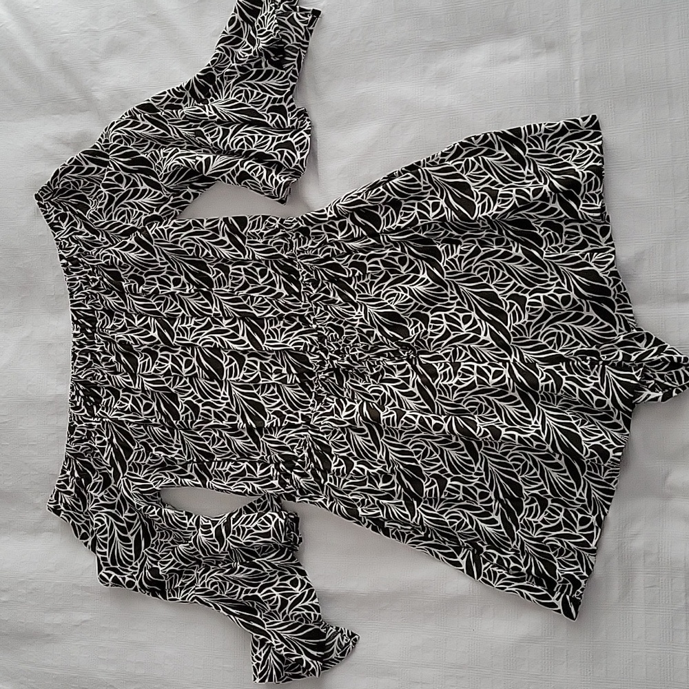 Express Romper - Picture 3 of 6
